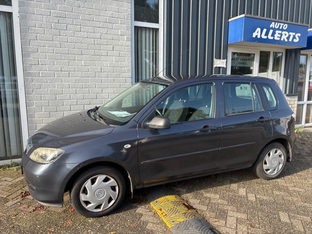 Mazda 2 1.4 EXCLUSIVE, Voorwielaandrijving, 1025 kg, 15 km/l, Gebruikt