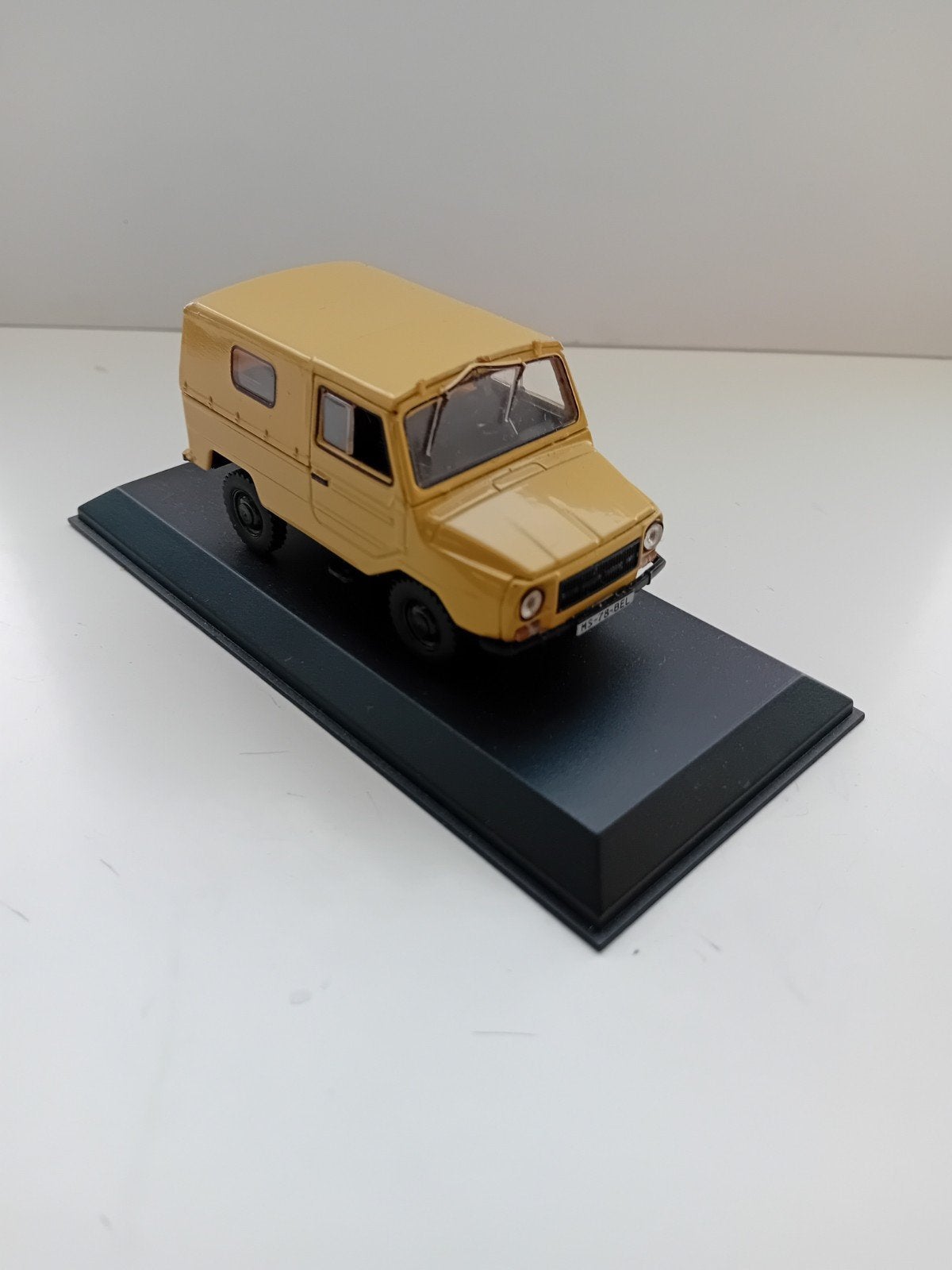 Luaz 969M., Hobby en Vrije tijd, Modelauto's | 1:43, Ophalen of Verzenden, Tractor of Landbouw