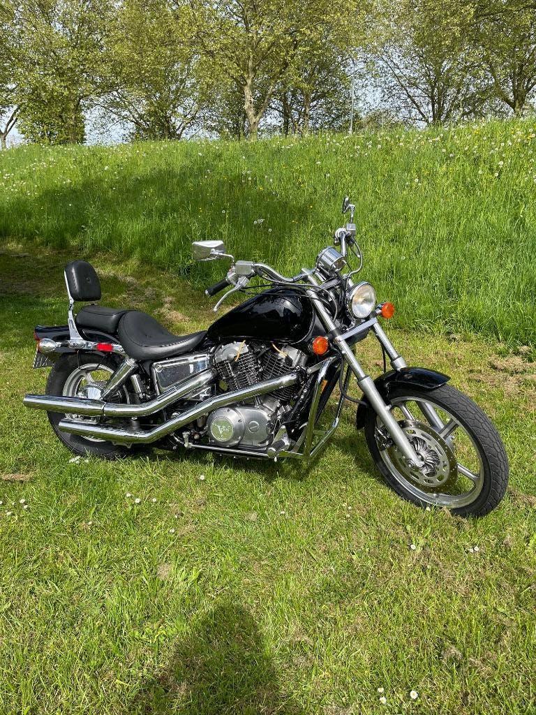 Honda Shadow Vt 1100 C1, Motoren, Cardan-aandrijving, 2 cilinders, Occasion, Chopper