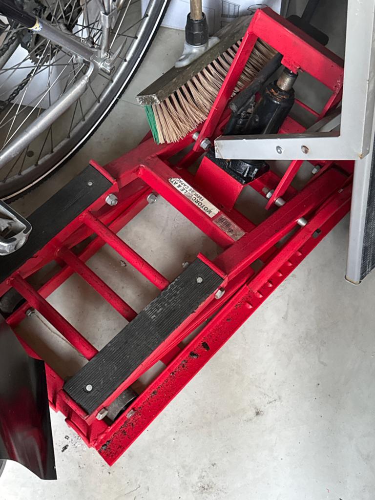 Motorfiets & ATV Krik - 1500 lbs capaciteit, Auto diversen, Krikken, Gebruikt, Schaarkrik, Manueel, Ophalen