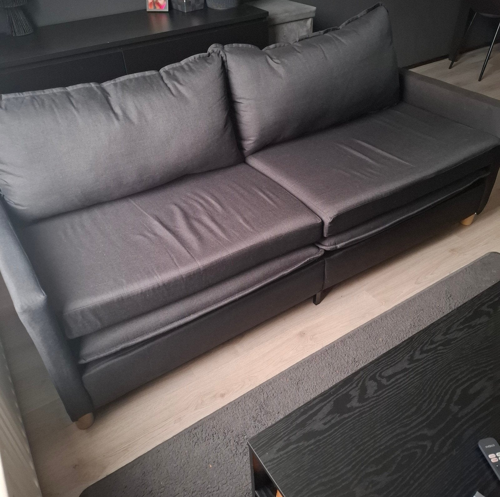 Comfortabele zwarte  bank, Ophalen, Gebruikt, Driepersoons, 75 tot 100 cm