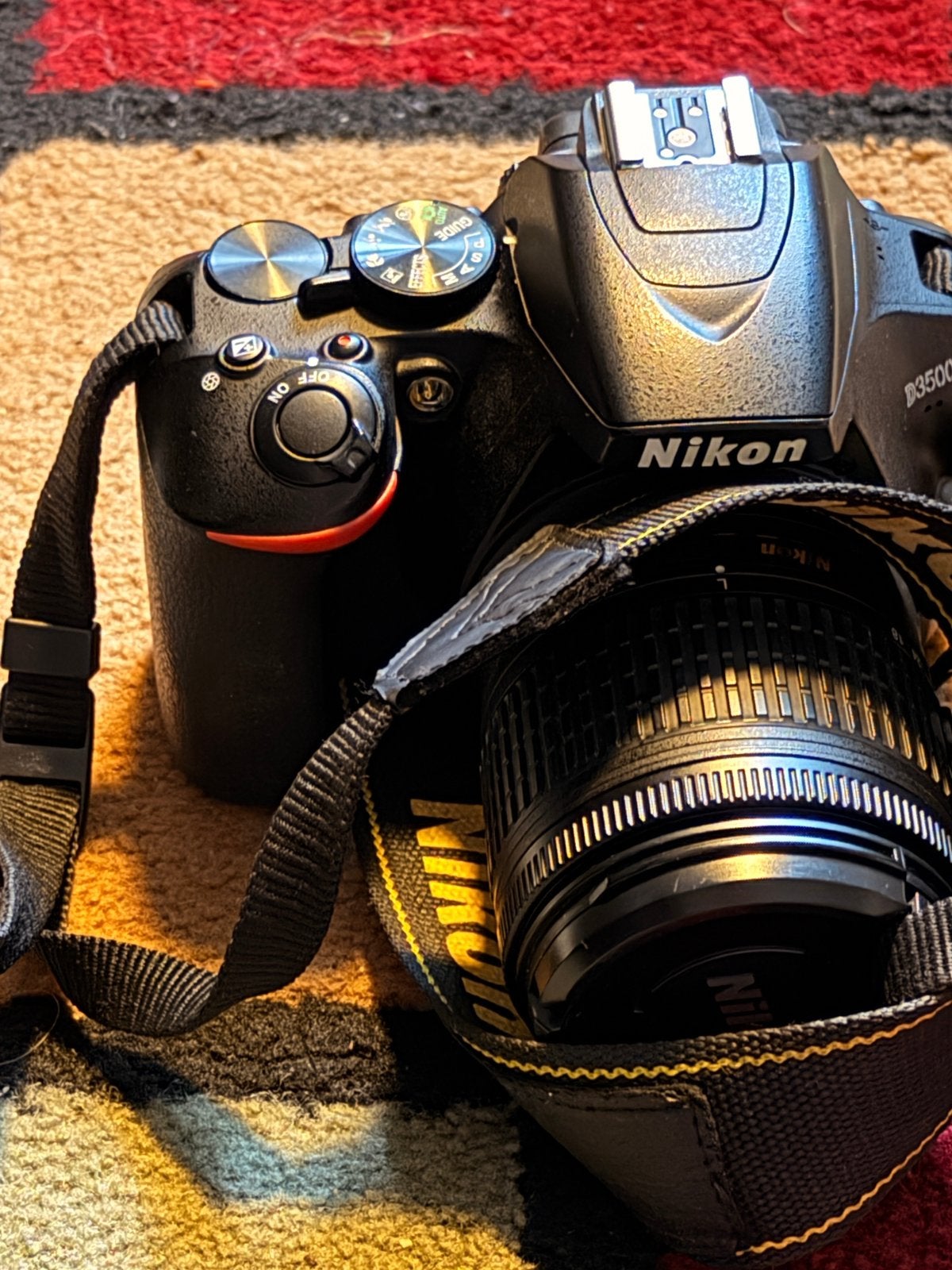 Nikon D3500 + AF-P 18-55mm - 9.974 click, tas, oplader, SD, Audio, Tv en Foto, Spiegelreflex, Geheugenkaart, Beeldstabilisatie