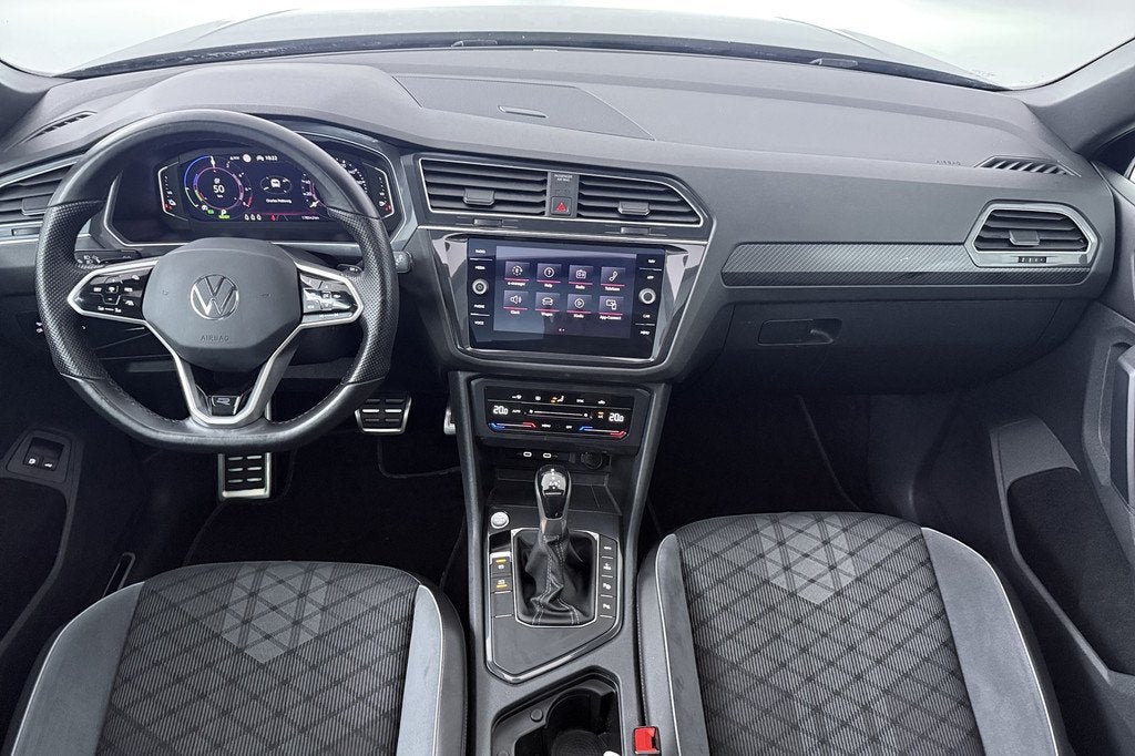 Volkswagen TIGUAN 1.4 TSI eHybrid R-Line Business+ (PANORAMA, Auto's, Volkswagen, 1716 kg, 4 cilinders, 150 pk, Alcantara
