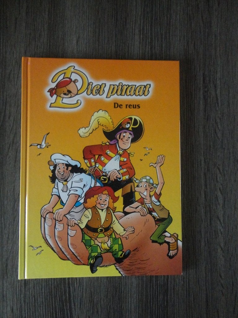 Piet Piraat boek De Reus, Ophalen of Verzenden, Nieuw, Studio 100, Fictie algemeen