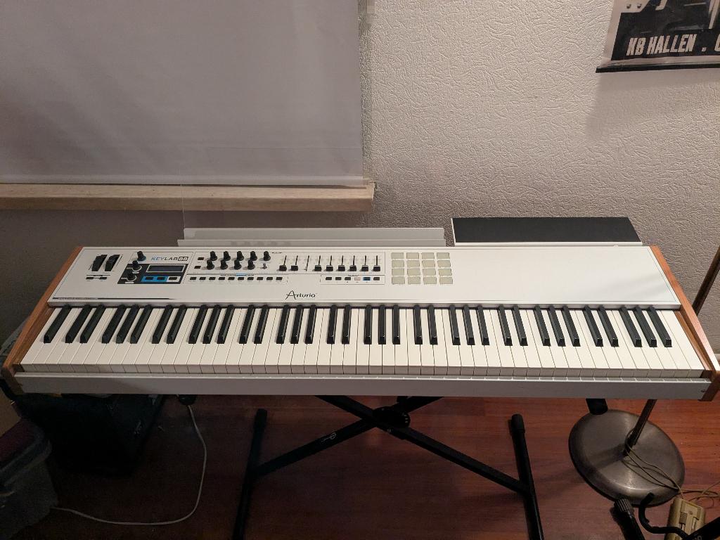 Arturia Keylab 88 MIDI Keyboard + Stand + Tas, Muziek en Instrumenten, Keyboards, Gebruikt, 88 toetsen, Midi-aansluiting, Ophalen