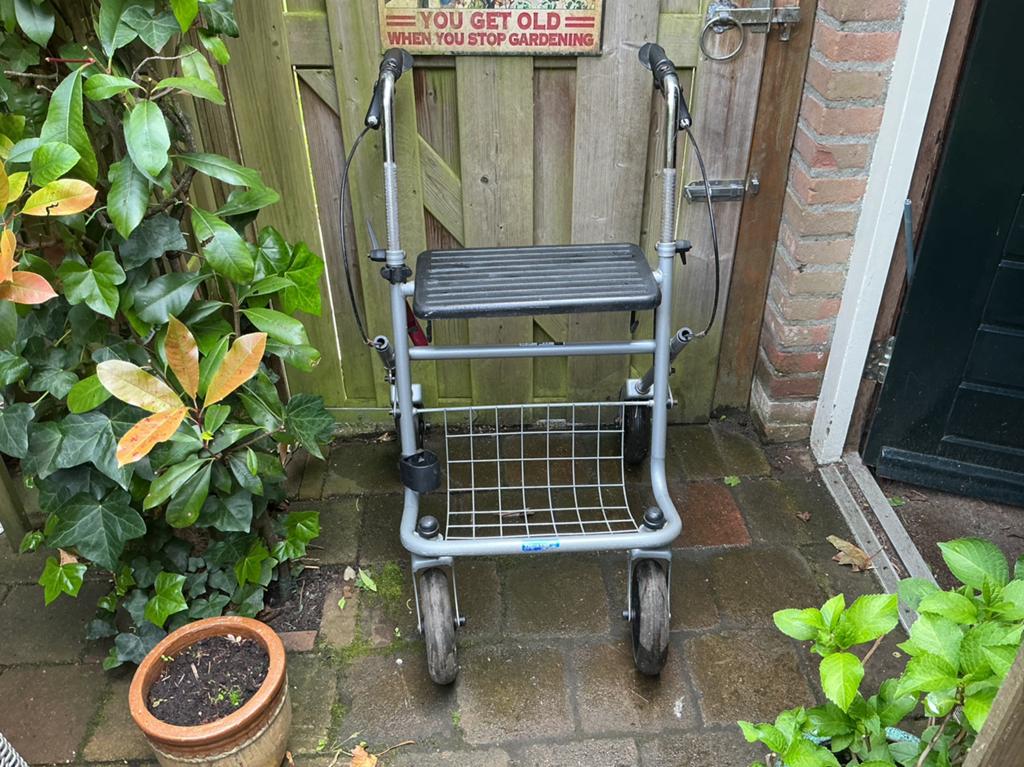 Rollator merk Thuasne, Diversen, Rollators, Ophalen, Gebruikt