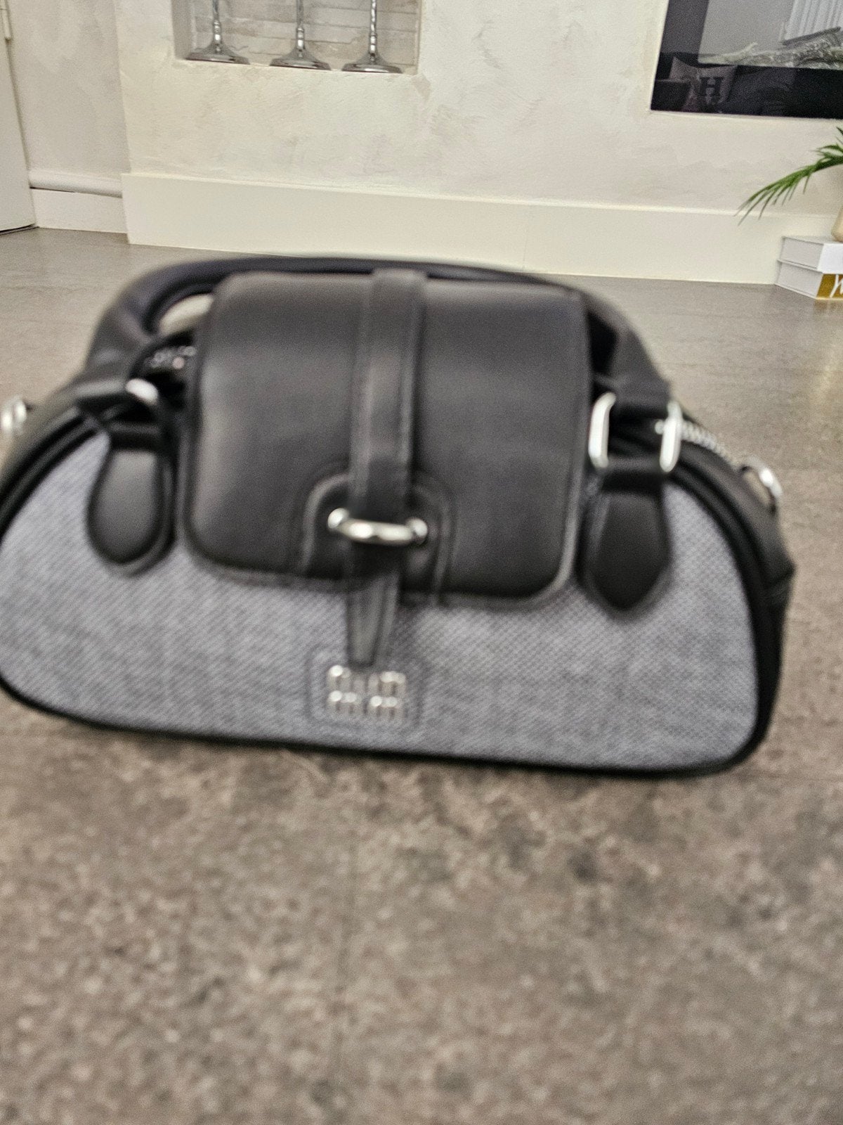 Stijlvolle tas met schouderband - Nieuw, Sieraden, Tassen en Uiterlijk, Ophalen of Verzenden, Nieuw, Zwart, Schoudertasje