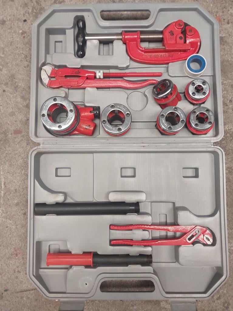 Complete pijpsnijder en draadsnijset in koffer, Doe-het-zelf en Verbouw, Gereedschap | Handgereedschap, Ophalen of Verzenden, Nieuw