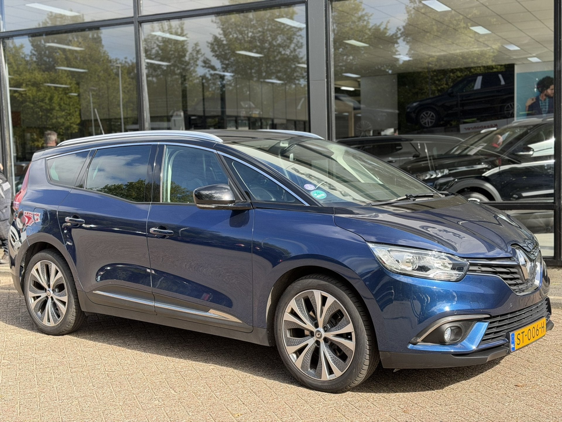 Renault Grand Scénic 1.3 TCe Intens 7persoons | Trekhaak |, Voorwielaandrijving, Dealer onderhouden, Stof, Gebruikt