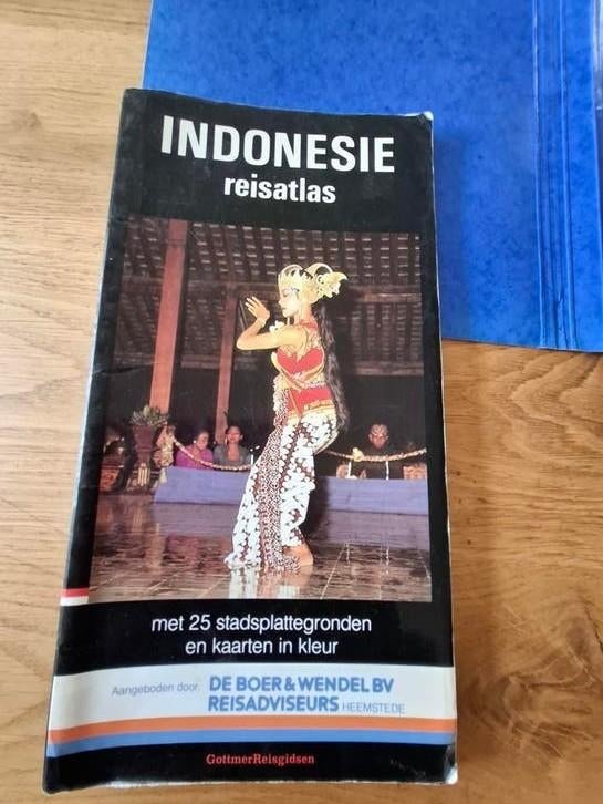 Reisatlas Indonesië met 25 stadsplattegronden, Overige merken, Ophalen of Verzenden, Zo goed als nieuw, Reisgids of -boek
