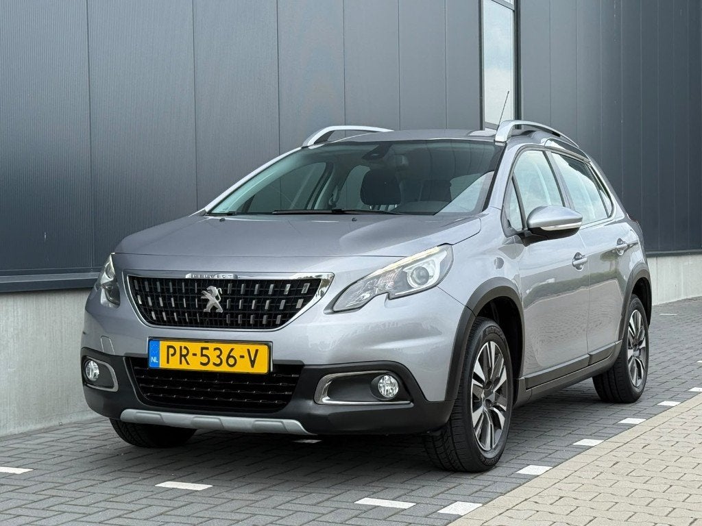 Peugeot 2008 1.2 VTI 2017 PDC - Trekhaak - NAP - Carplay, Voorwielaandrijving, 40 €/maand, Zwart, 1199 cc