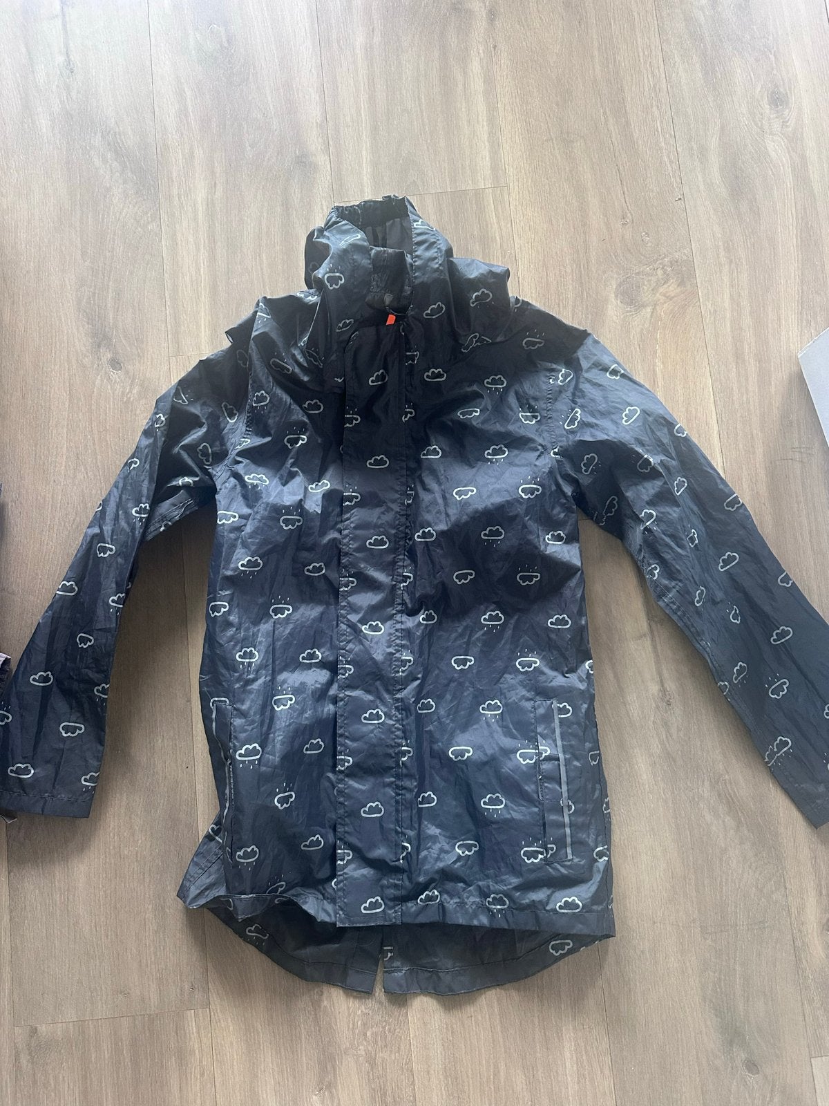 2x Kinder regenjas met wolkenprint, Ophalen, Gebruikt, Jongen of Meisje