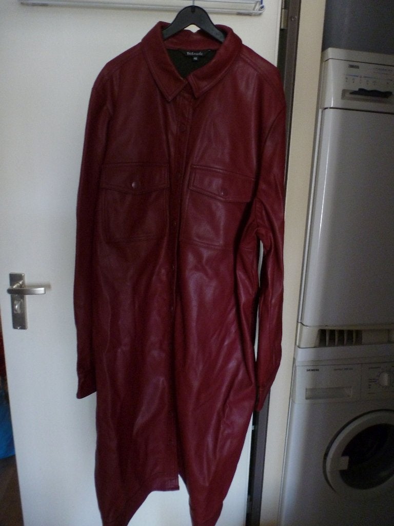 M&S mode IMITATIE LEER jurk BURGUNDY 44 -GRATIS zend, Overige kleuren, Verzenden, Maat 42/44 (L), Zo goed als nieuw