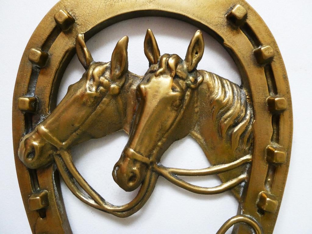 Hoefijzer sleutelrekje met 2 paarden, Antiek en Kunst, Antiek | Koper en Brons, Ophalen of Verzenden