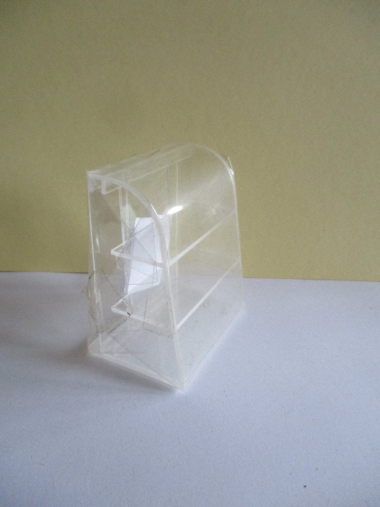 poppenhuis plexiglas opzet vitrine met schuifdeurtjes, Ophalen of Verzenden, Zo goed als nieuw, Decoratie