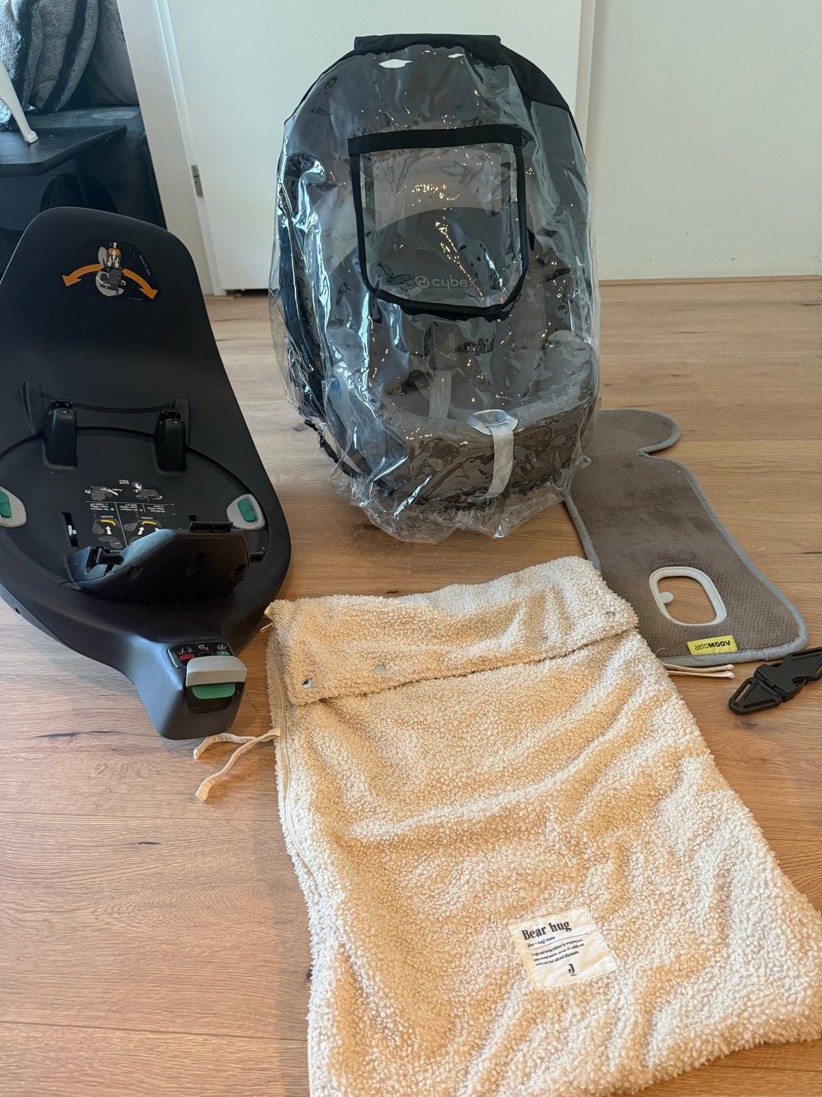Cybex autostoel met Isofix base en accessoires, Zijbescherming, Zo goed als nieuw, Isofix, 0 t/m 13 kg