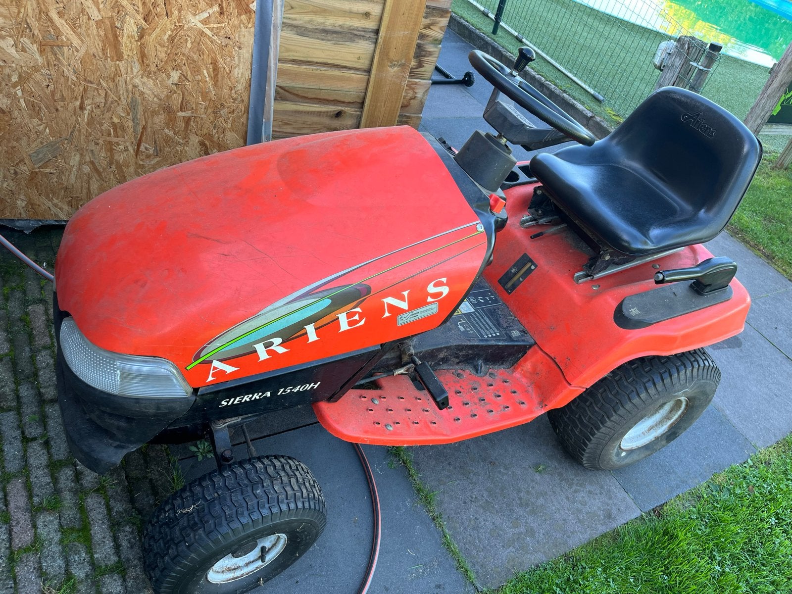 Ariens Sierra 1540M  Grasmaaier met maaidek los er bij, Cirkelmaaier, Ophalen, Gebruikt, 50 cm of meer