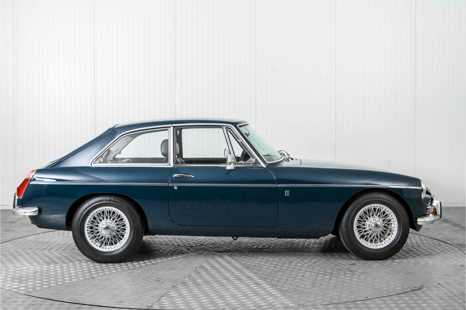 MG B GT Overdrive . (bj 1972), foto 10