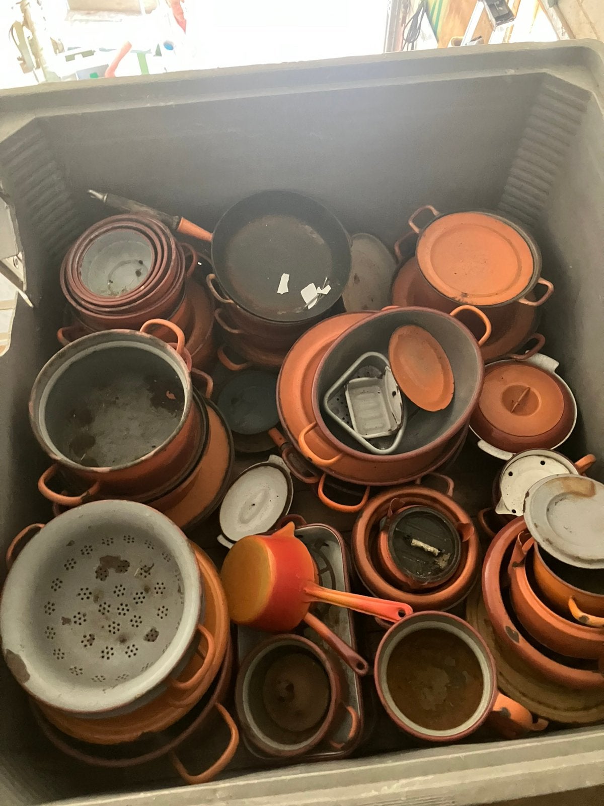 Oranje pannen, Ophalen, Pannenset