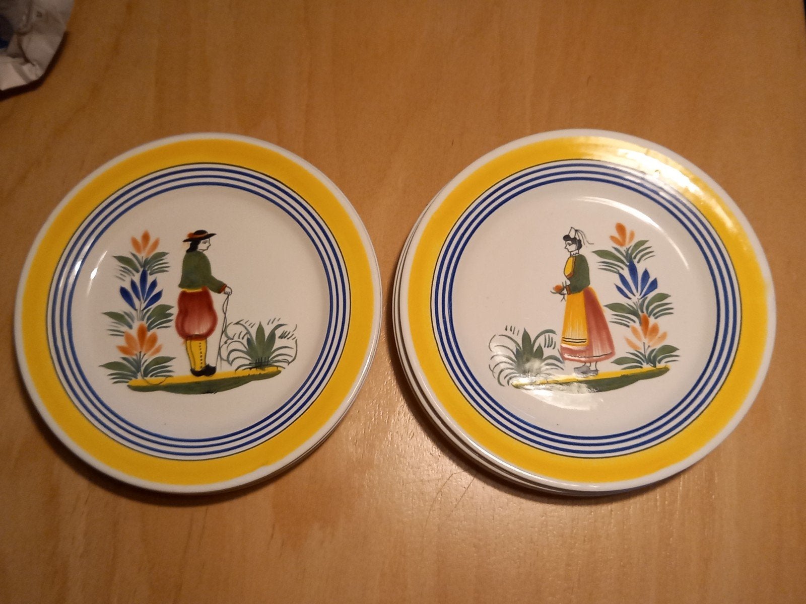 Vintage Quimper Henriot 8 gebaks- of ontbijtbord, Antiek en Kunst, Ophalen