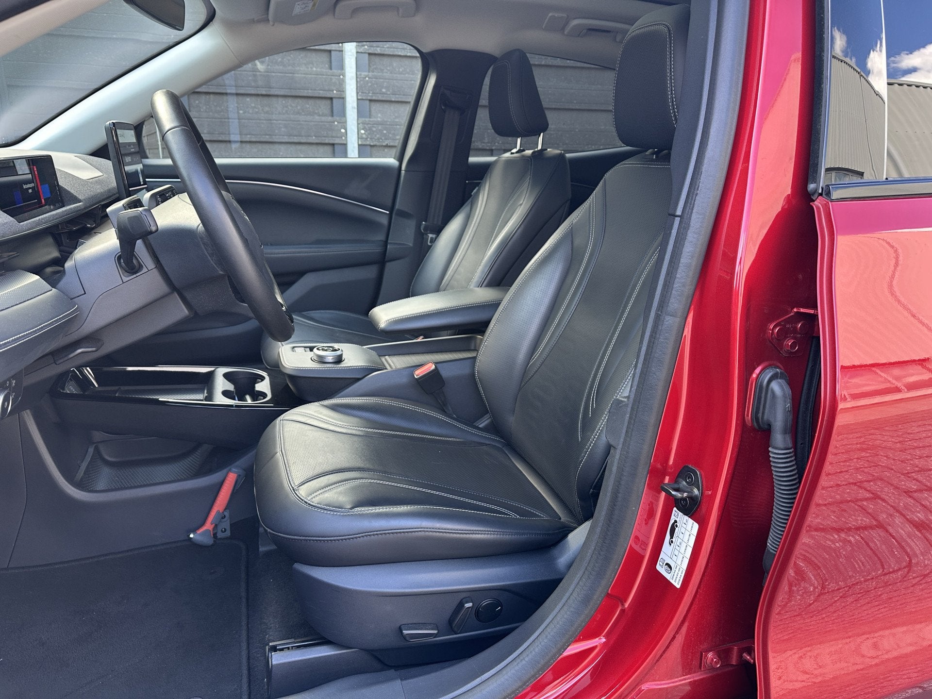 Foto 14 van Ford Mustang Mach-E Extended RWD 98 kWh | Pano | Adapt. Crui
