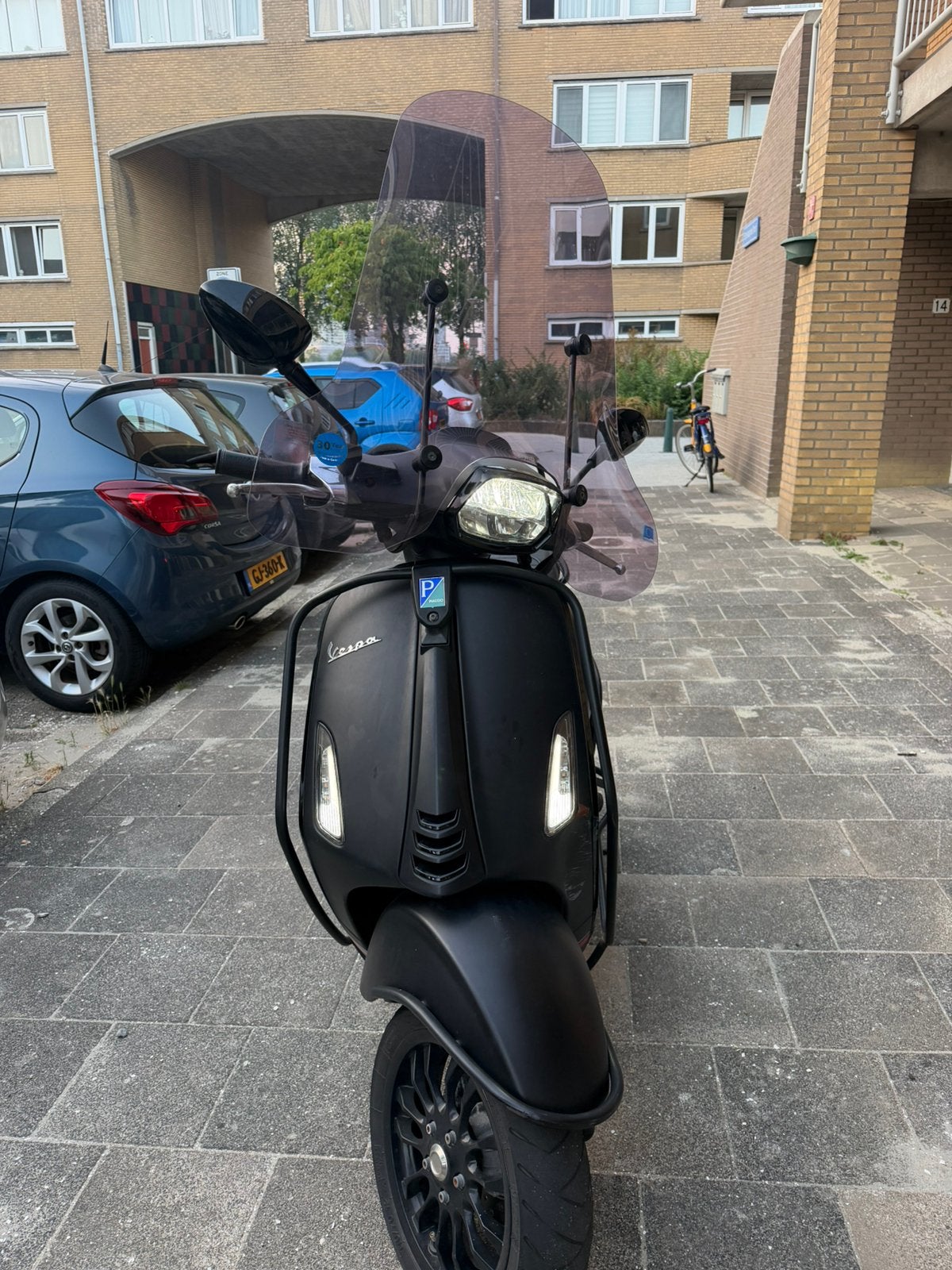 Vespa Sprint 2020 Notte, Fietsen en Brommers, Scooters | Vespa, Ophalen, Vespa S, Zo goed als nieuw, Benzine