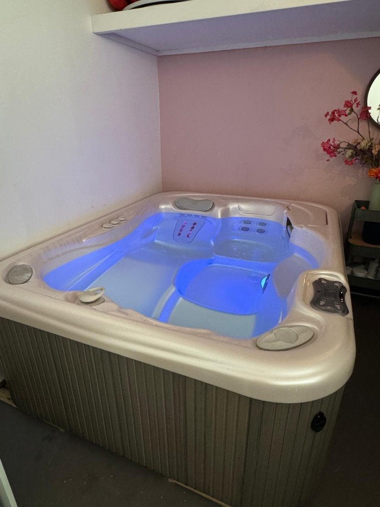HotSpring JetSetter – 2-3 persoons jacuzzi, Ophalen, Gebruikt, Filter, Vast