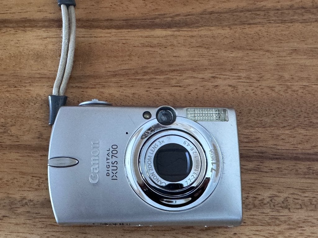 Canon IXUS 700, Ophalen, Zo goed als nieuw, Canon, 8 keer of meer