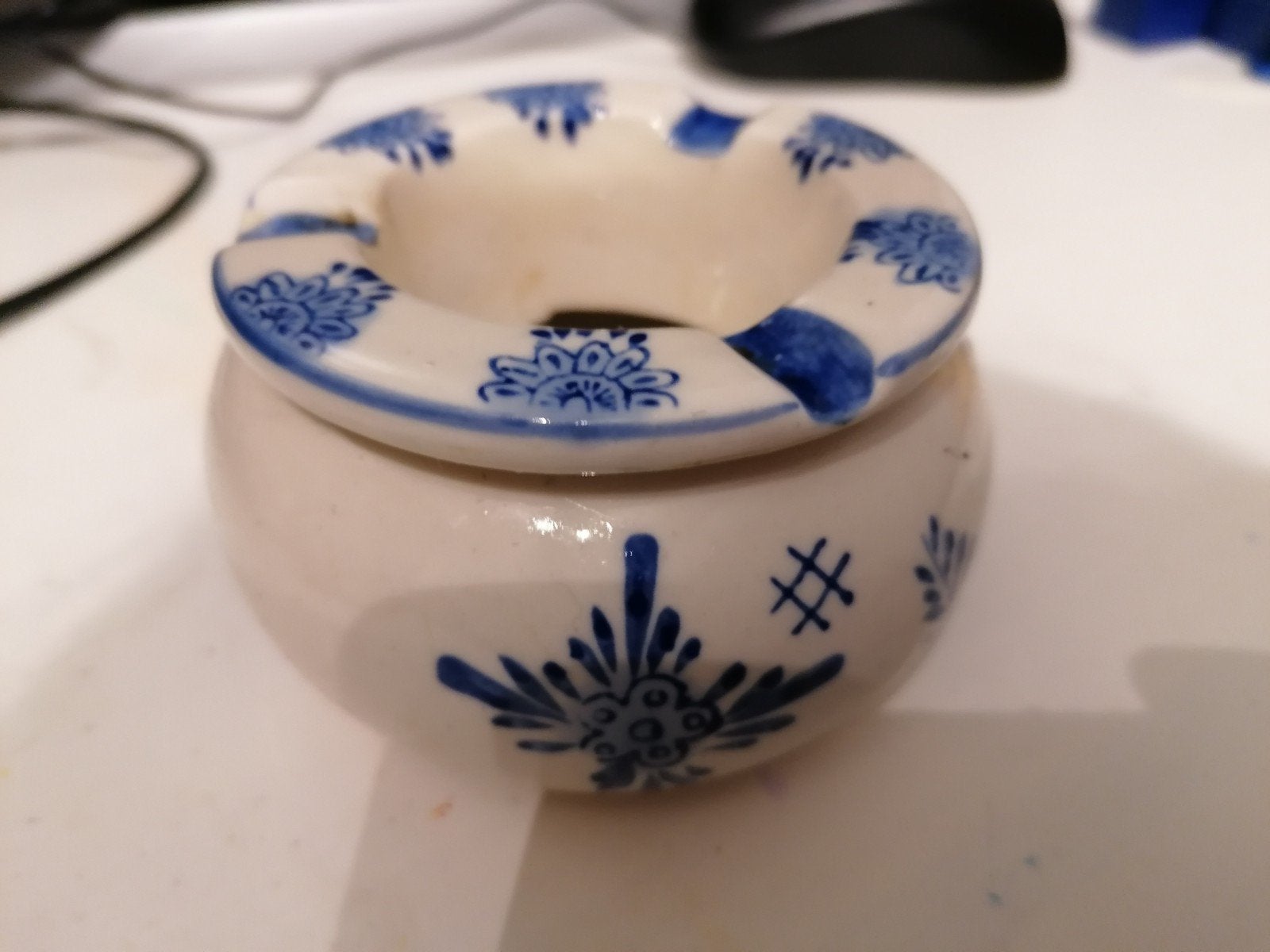 Handbeschilderd asbakje - Delfts Blauw stijl - Scheveningen, Verzamelen, Ophalen of Verzenden, Gebruikt, Asbak