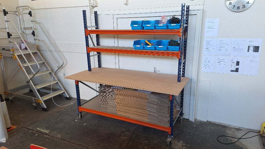 Werkbank / inpaktafel op wielen 215 x 100 x 95 cm, Doe-het-zelf en Verbouw, Ophalen, Zo goed als nieuw, 170 cm of meer