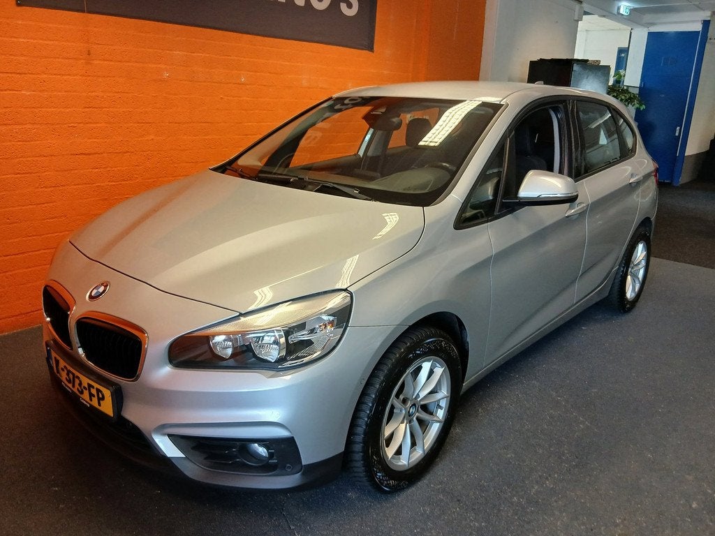 BMW 2-serie Active Tourer 218I / LUXURY / NAVI / PDC / AIRCO, Auto's, BMW, Voorwielaandrijving, Gebruikt, Automatische klimaatregeling