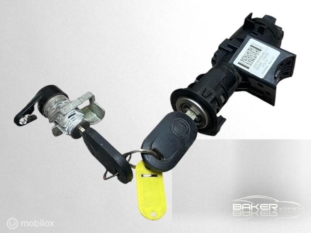 Contactslot + sleutel Fiat Panda III ('10-'20) 00518006280, Gebruikt, Fiat, Ophalen of Verzenden, Fiat