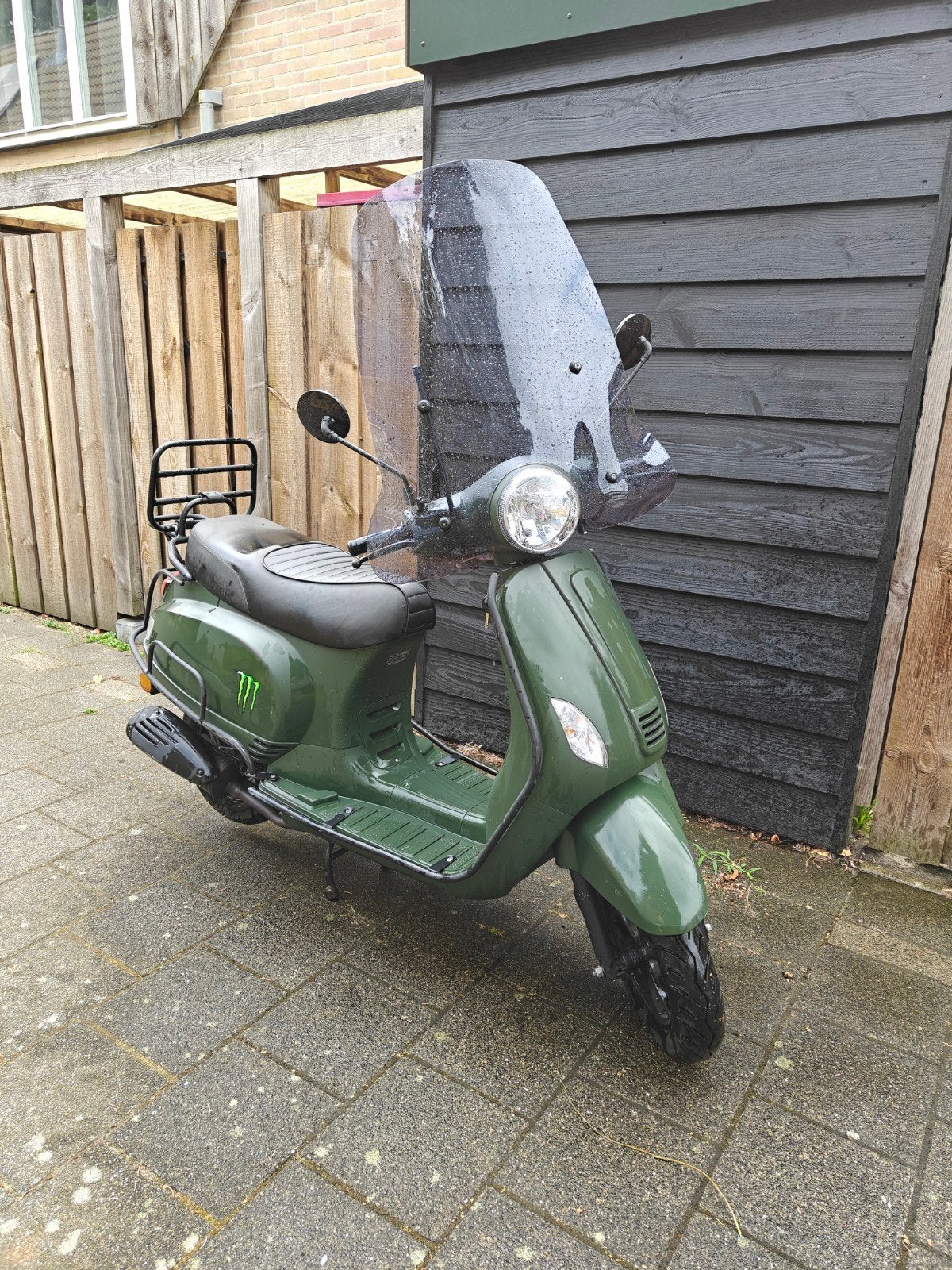 Vespa-look snorscooter (25 km/u) | Matgroen | Opknapper |, Ophalen, Gebruikt, Benzine, Overige merken
