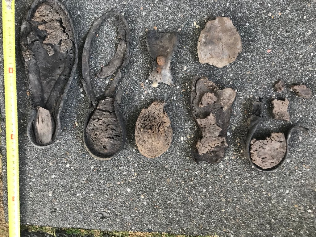 bijzondere bodemvondst zooltjes met kurk 16de-eeuw, Verzenden