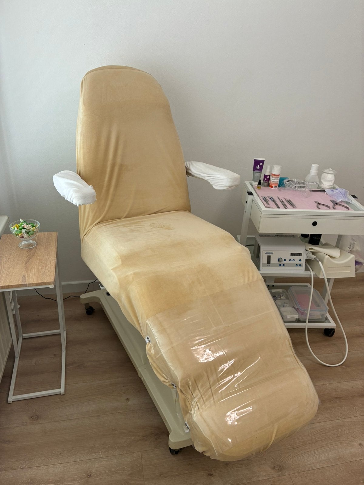 Hydraulische behandelstoel/ pedicurestoel, Huis en Inrichting, Stoelen, Ophalen, Zo goed als nieuw, Eén