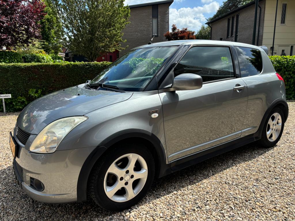 Suzuki Swift 1.5 Sport 3D 2006 | AIRCO | NAP | CARPLAY |, Voorwielaandrijving, 15 km/l, 40 €/maand, 4 cilinders