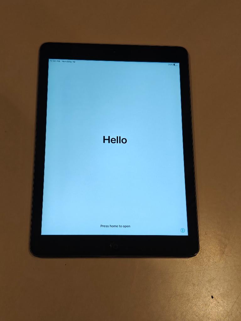 iPad Air (1e gen) (eind 2013), Computers en Software, Apple iPads, 10 inch, Apple iPad Air, Ophalen of Verzenden, Grijs