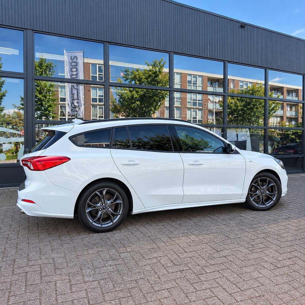 Ford Focus 1.0 Ecoboost 125pk Aut 2019 Wit, 125 pk, 715 kg, Wit, 1331 kg