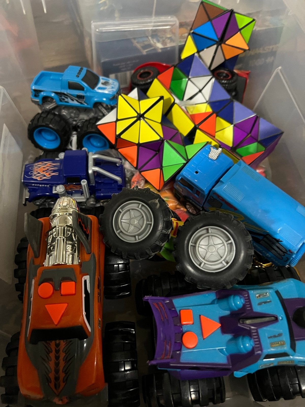 Partij speelgoed: Monster Trucks en Rubik's kubussen, Ophalen of Verzenden, Gebruikt