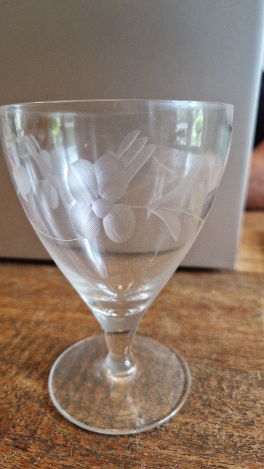 4 oude gegraveerde glazen, Verzamelen, Glas en Borrelglaasjes, Ophalen of Verzenden, Zo goed als nieuw, Overige typen