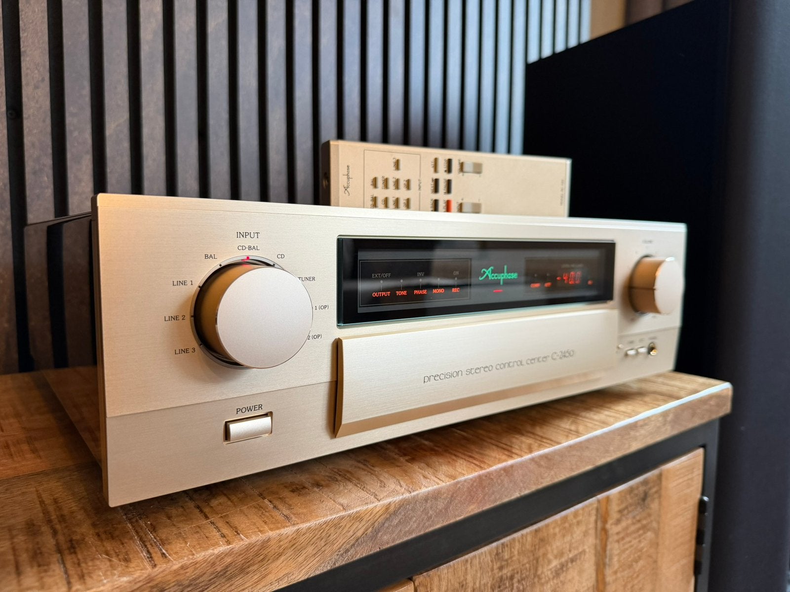 Mooie Accuphase C-2450 Voorversterker - High-End Audio, Overige merken, Ophalen of Verzenden, Zo goed als nieuw, /