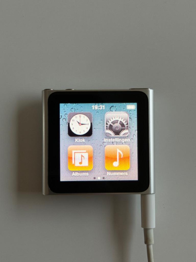 Apple iPod nano 8GB (zilver) met FM radio, Audio, Tv en Foto, Mp3-spelers | Apple iPod, Gebruikt, Met radio, Ophalen of Verzenden