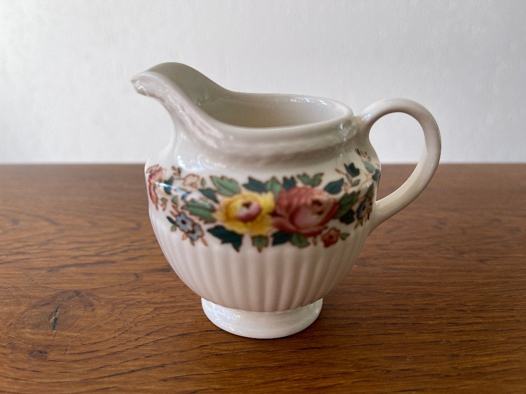 "Wedgwood Conway" Klein Melkkannetje als Nieuw, Overige typen, Ophalen of Verzenden, Zo goed als nieuw, Overige stijlen