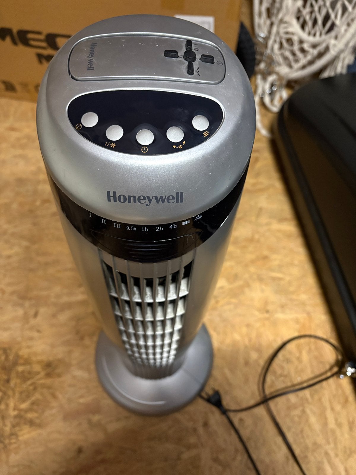 Honeywell toren ventilator, Ophalen, Ventilator met afstandsbediening, Zo goed als nieuw, Torenventilator