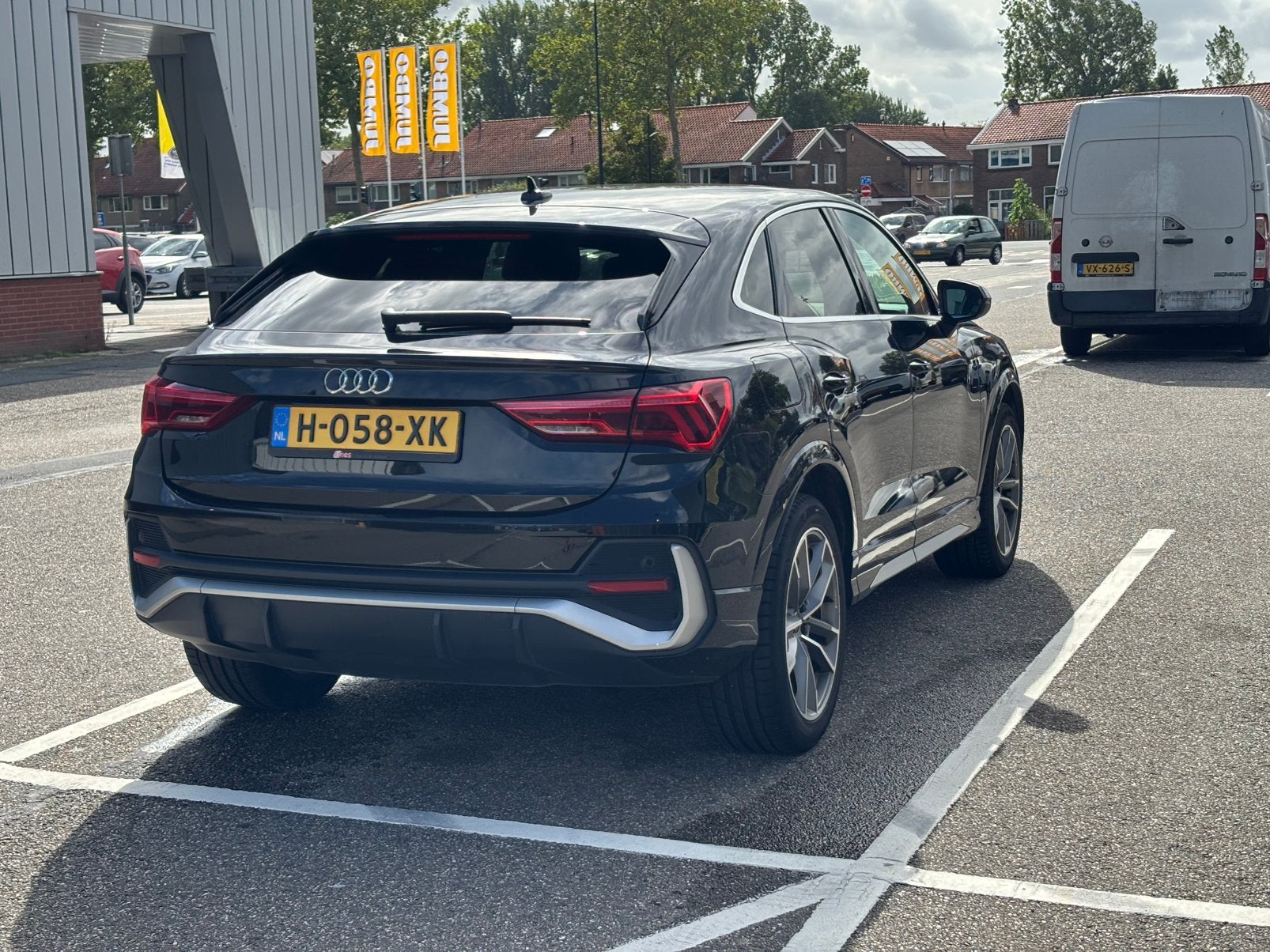 Audi Q3 Sportback 35 Tfsi Mhev S Tronic 2020 Zwart, Auto's, 4 cilinders, 1505 kg, Zwart, 84 €/maand