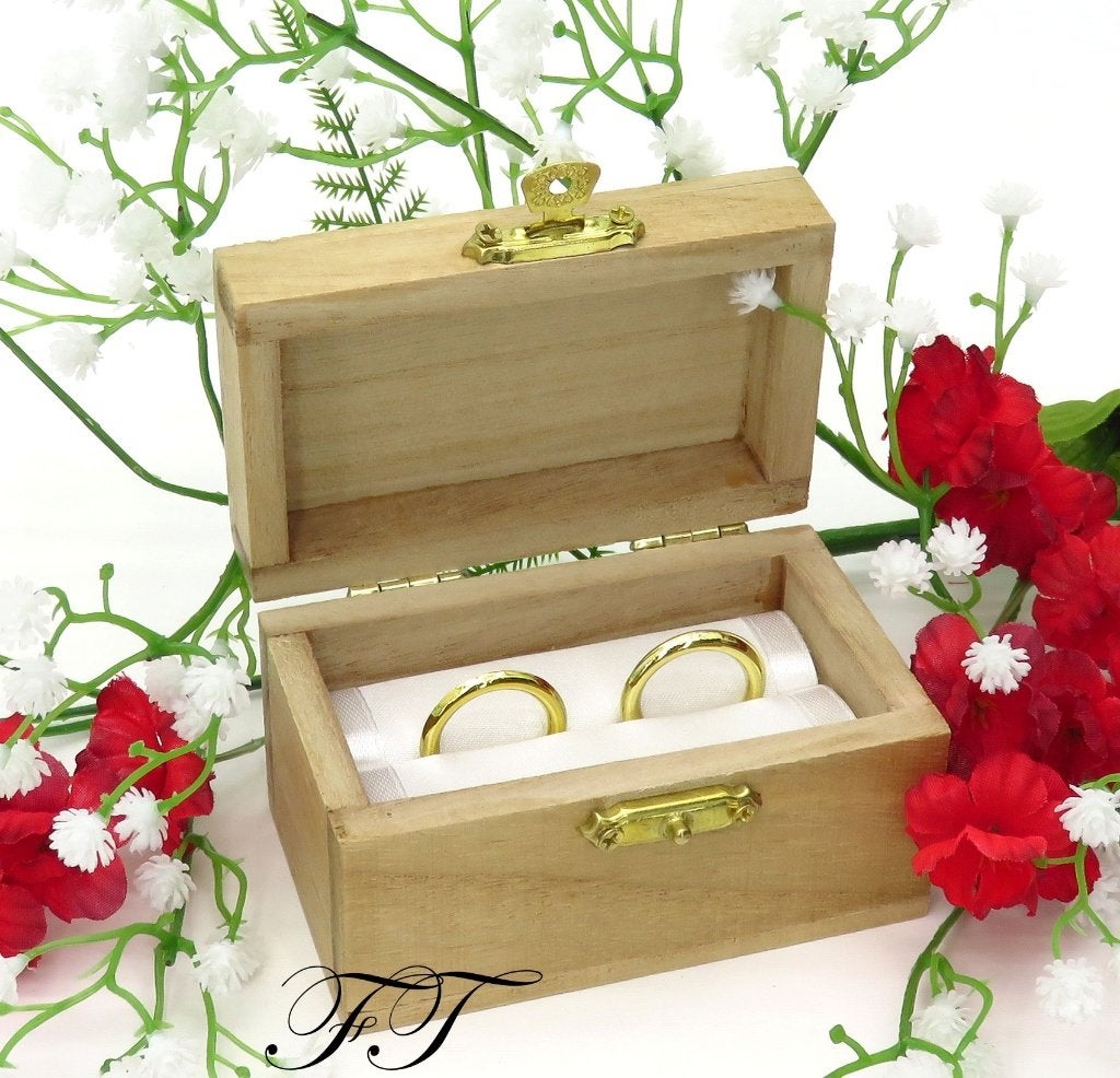 Schitterende houten kistje als ringendoosje., Ophalen of Verzenden, Nieuw, Feestartikel, Geboorte of Huwelijk