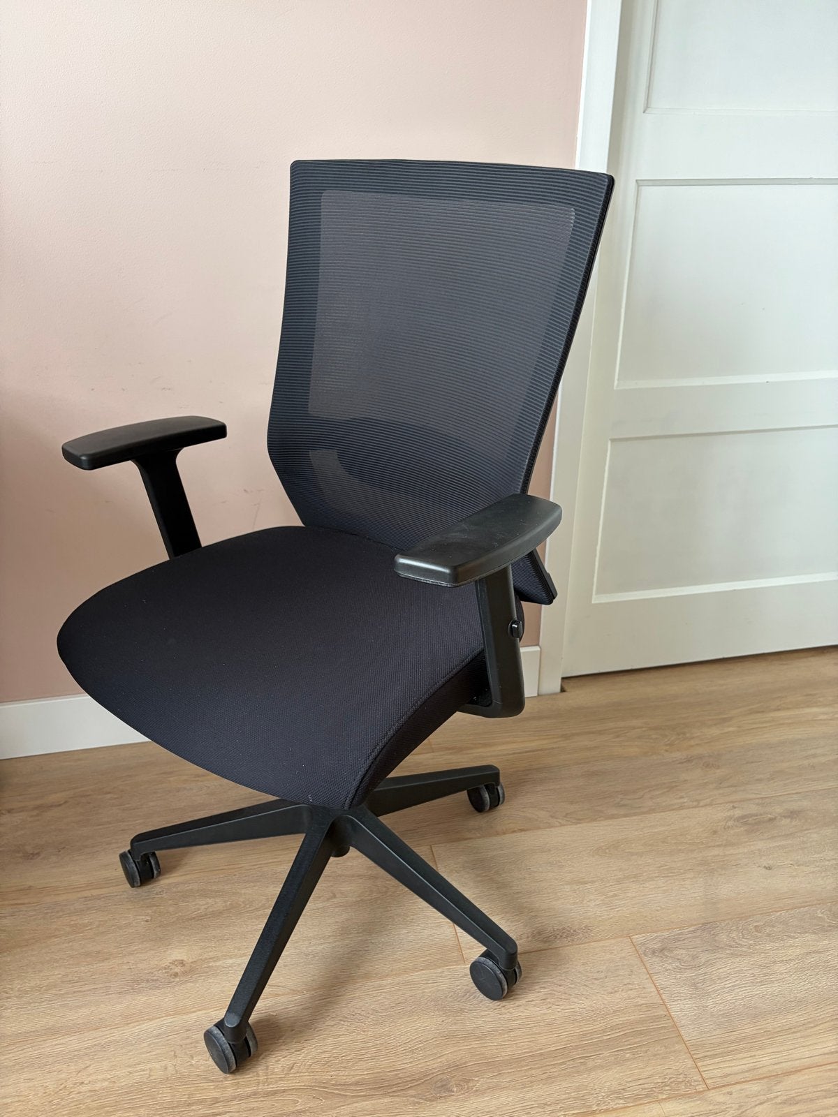 Ergonomische Bureaustoel (We Work) -  Zo goed als nieuw, Ophalen, Zwart, Zo goed als nieuw, Bureaustoel