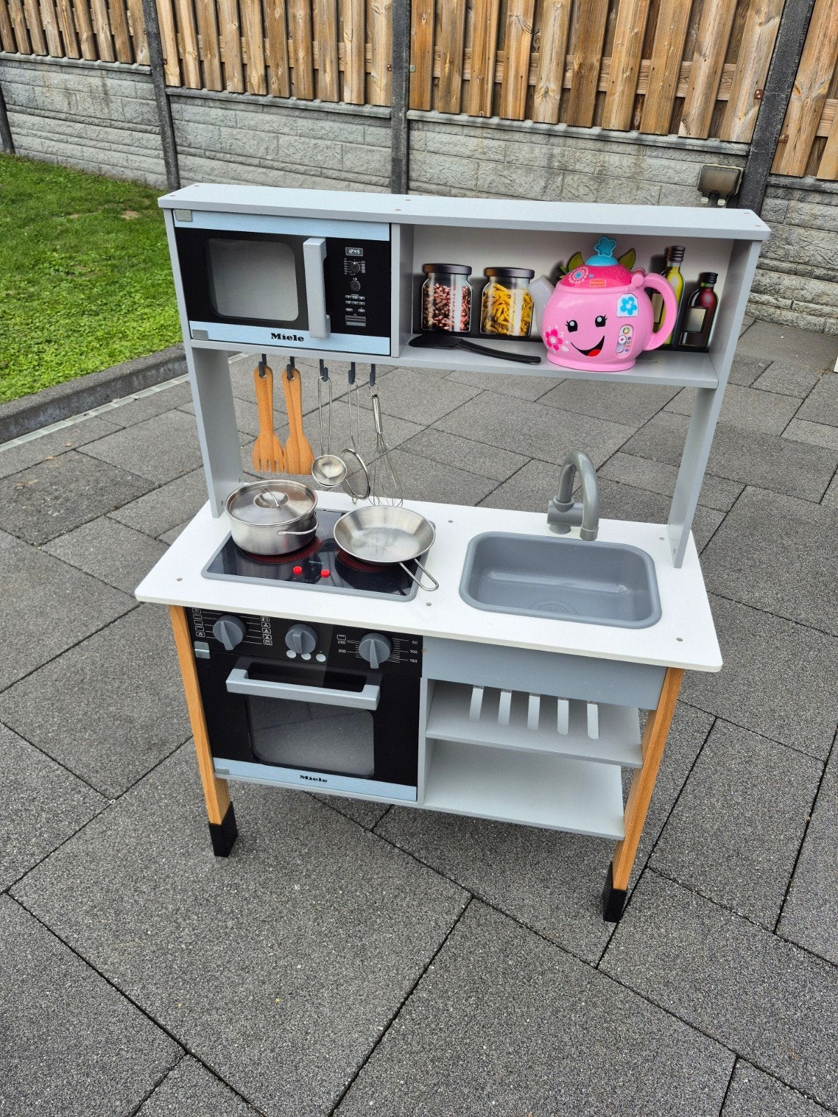 Miele speelkeuken met wat accessoires, Ophalen, Zo goed als nieuw, Jongen of Meisje