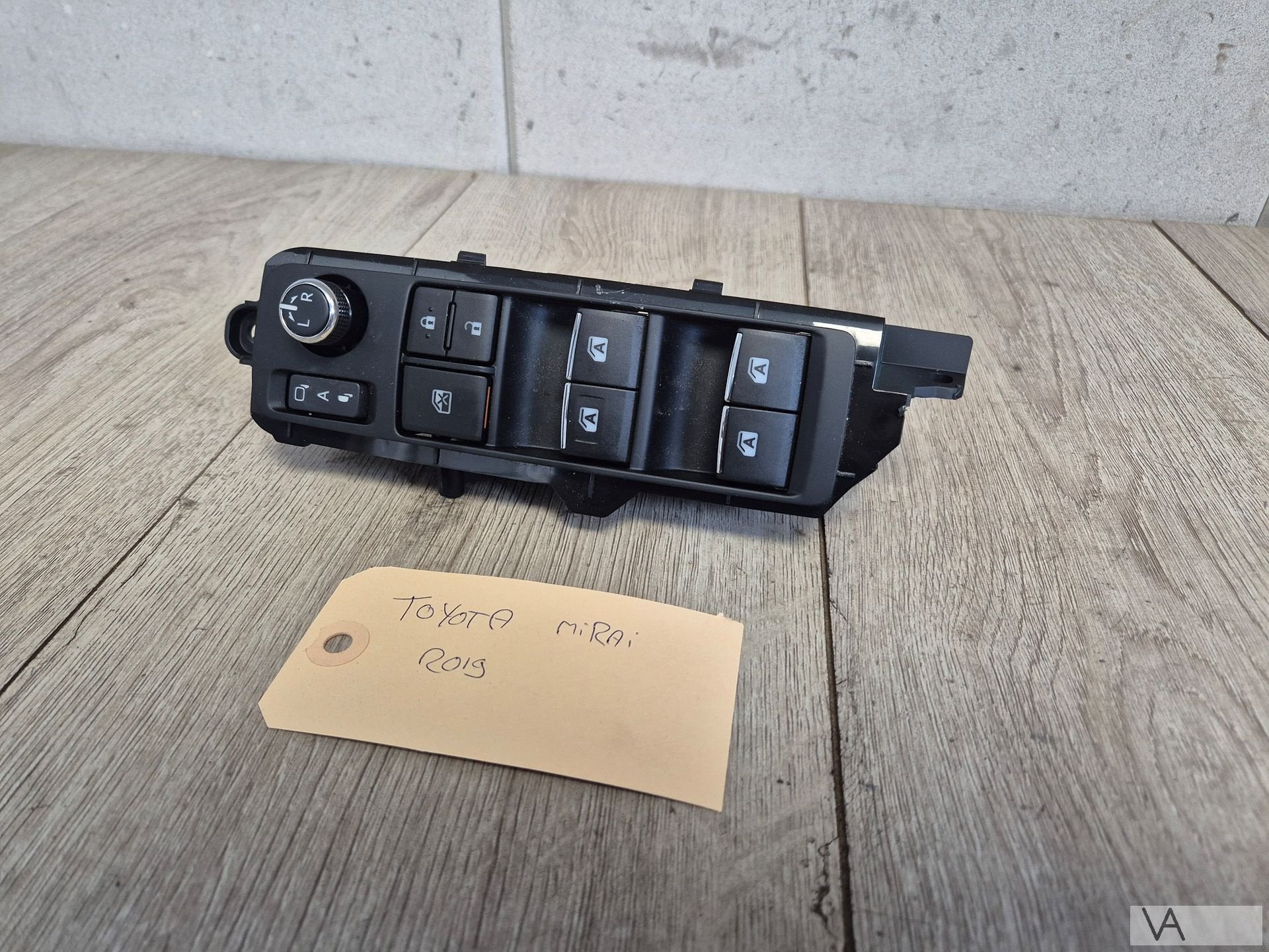 Raamschakelaar Toyota Mirai / Rav4 / LandCruiser 84040-0e040, Gebruikt, -, -, Ophalen of Verzenden