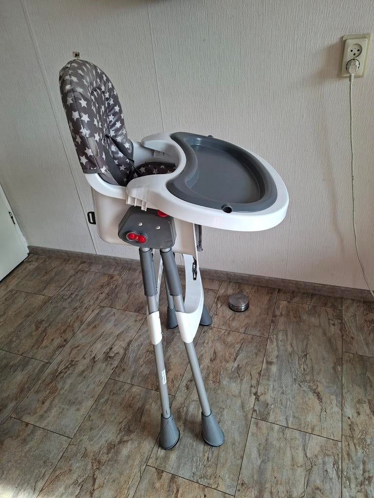 Kinderstoel met afneembaar eetblad en gordel((vaste prijs)), Kinderen en Baby's, Kinderstoelen, Ophalen, Gebruikt, Overige typen